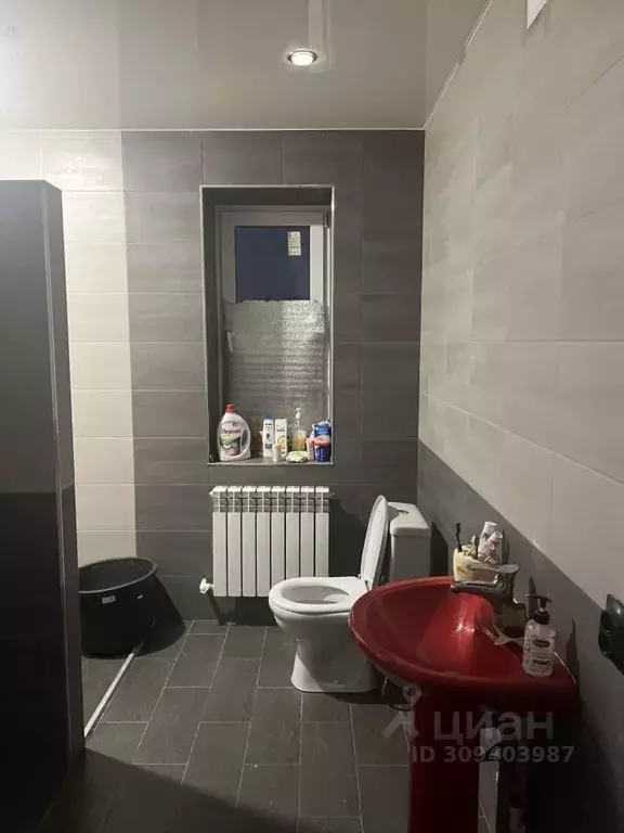 Дом в Калмыкия, Элиста Северо-Западная 2-я ул., 4 (245 м) - Фото 1