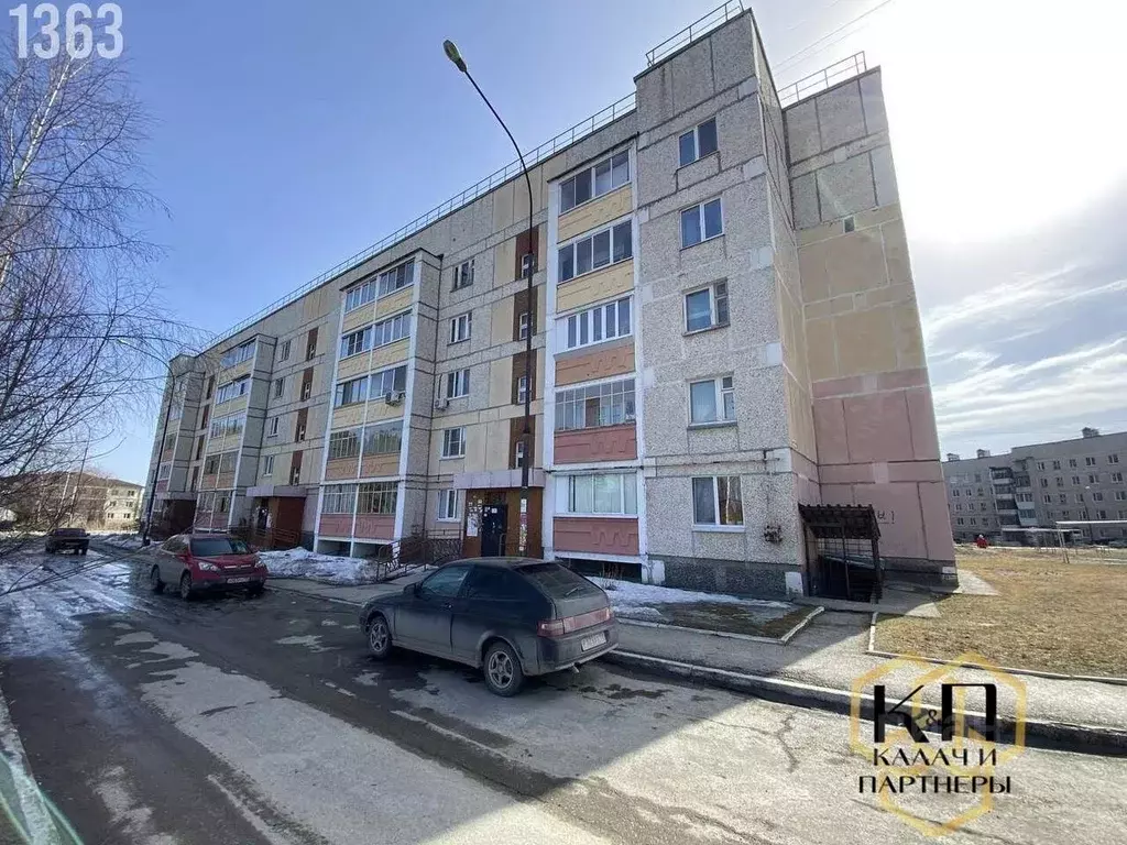 2-к кв. Свердловская область, Полевской Зеленый Бор-2 мкр, 4 (61.5 м) - Фото 0