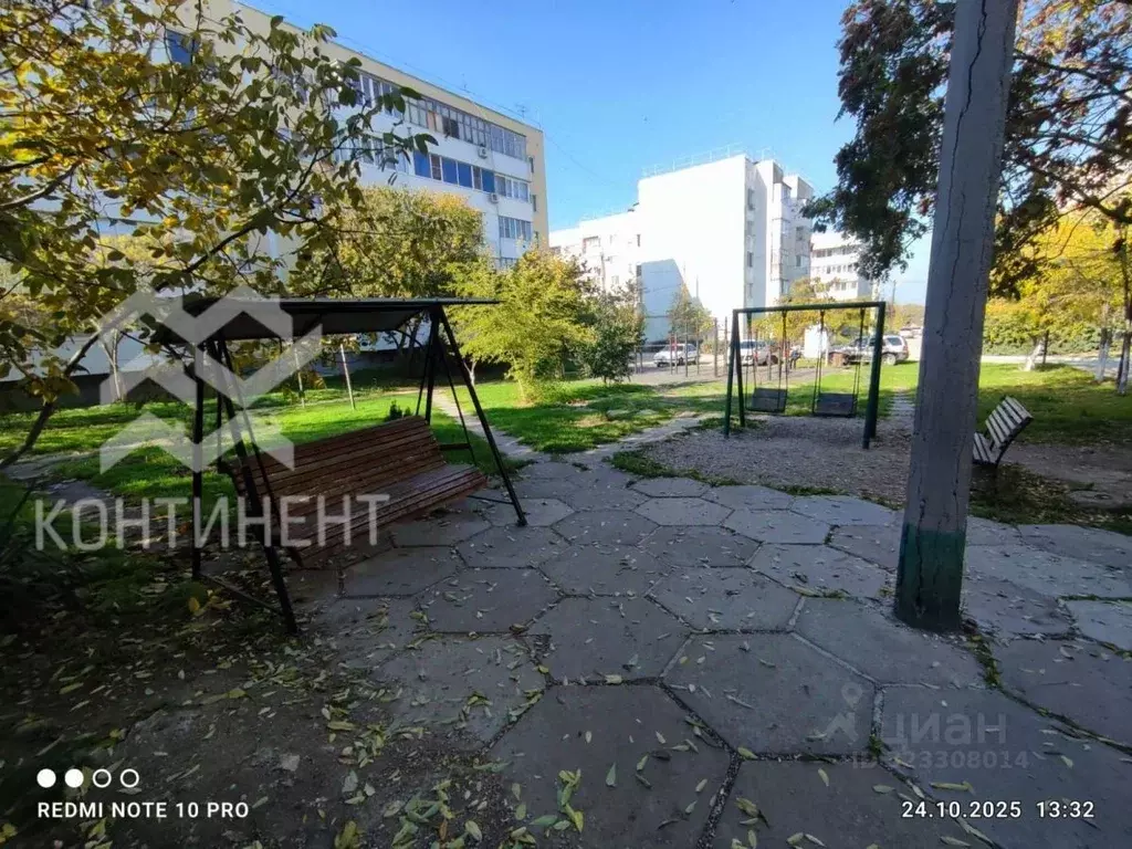 1-к кв. Крым, Черноморское пгт ул. Димитрова, 10А (32.9 м) - Фото 2