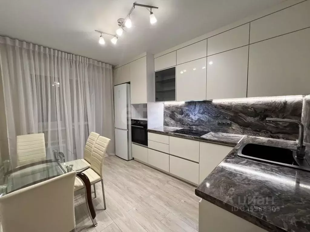 1-к кв. Тюменская область, Тюмень ул. Циолковского, 20А (49.0 м) - Фото 1