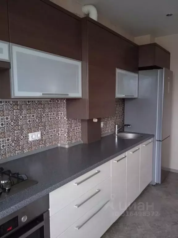 2-к кв. Калининградская область, Калининград Осенняя ул., 4 (68.8 м) - Фото 1