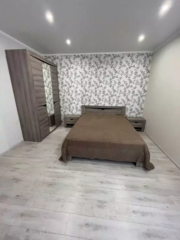 2-к кв. Астраханская область, Астрахань ул. Савушкина, 6Д (70.0 м) - Фото 0