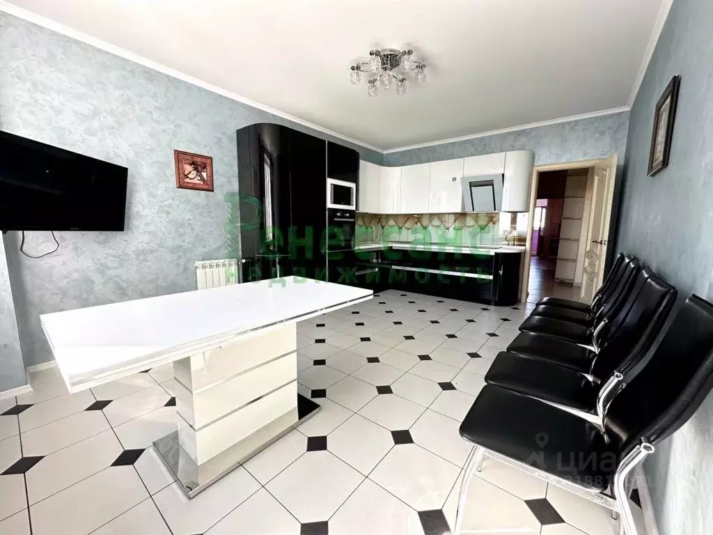 2-к кв. Брянская область, Брянск ул. Красина, 26 (80.0 м) - Фото 0