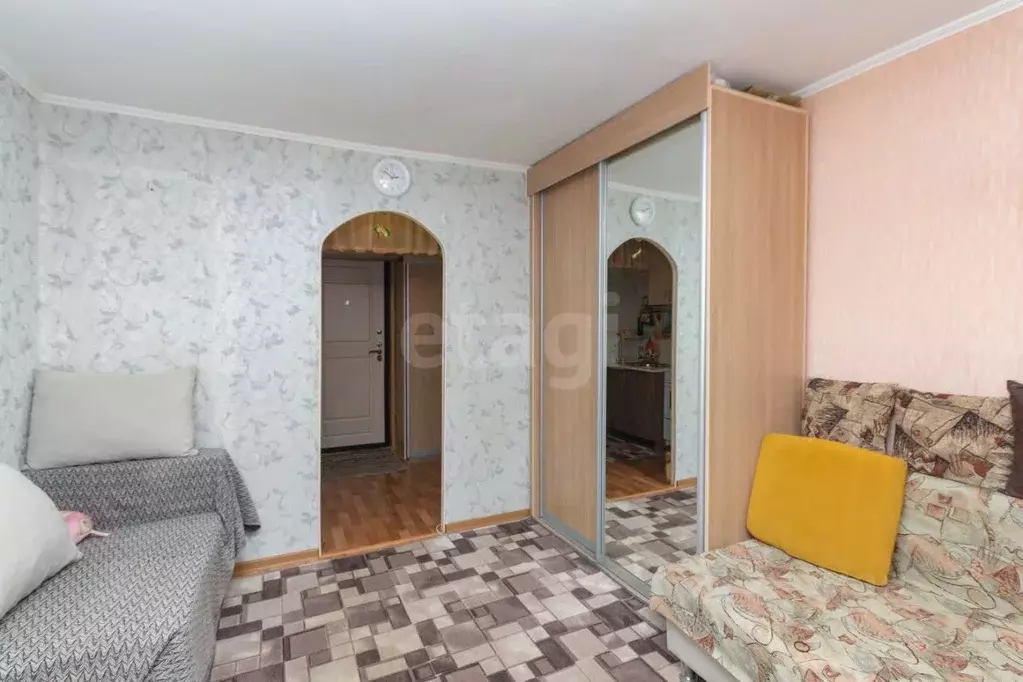 Комната Тюменская область, Тюмень ул. Декабристов, 152 (15.0 м) - Фото 1