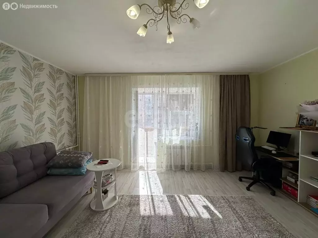 1-комнатная квартира: Ирбит, улица Стекольщиков, 2В (43.4 м) - Фото 1