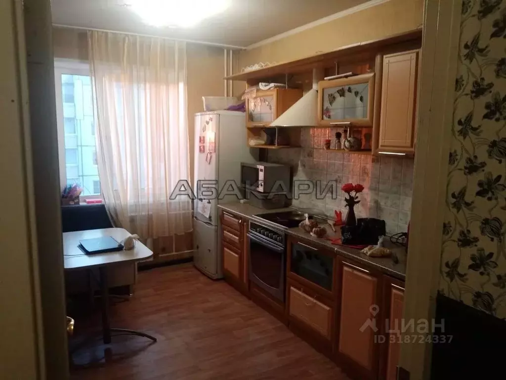 3-к кв. Красноярский край, Красноярск ул. Александра Матросова, 23 ... - Фото 0