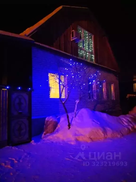 Дом в Саратовская область, Хвалынск пл. Соборная, 7 (150 м) - Фото 2