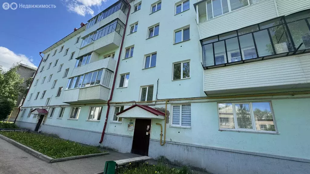 2-комнатная квартира: Октябрьский, Комсомольская улица, 35 (47 м) - Фото 0