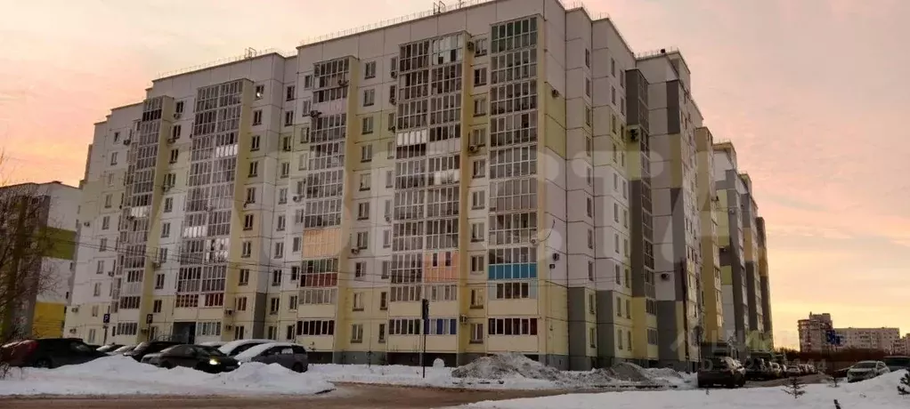 3-к кв. Омская область, Омск ул. Малиновского, 23 (81.3 м) - Фото 0