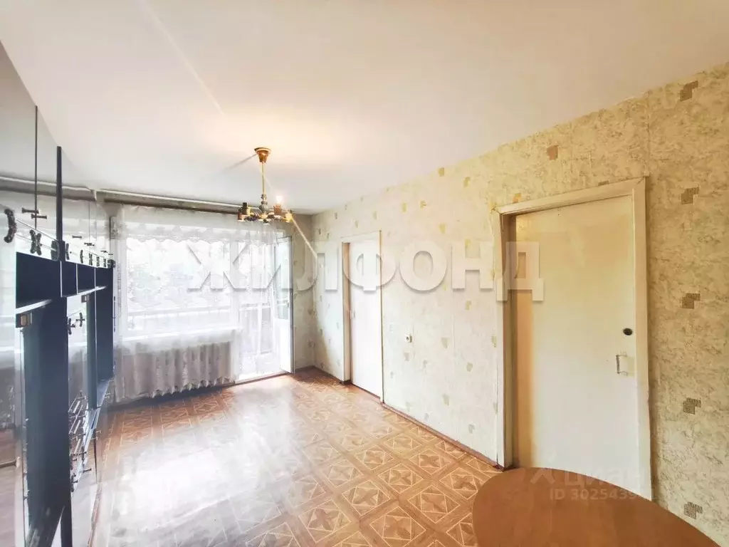 3-к кв. Хакасия, Абакан Трудовая ул., 43 (46.2 м) - Фото 0
