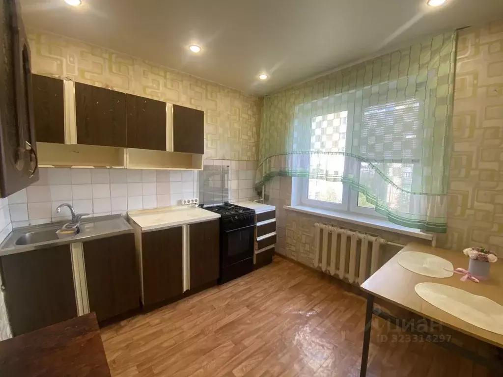 3-к кв. Саратовская область, Саратов ул. Имени С.Ф. Тархова, 3 (65.0 ... - Фото 2