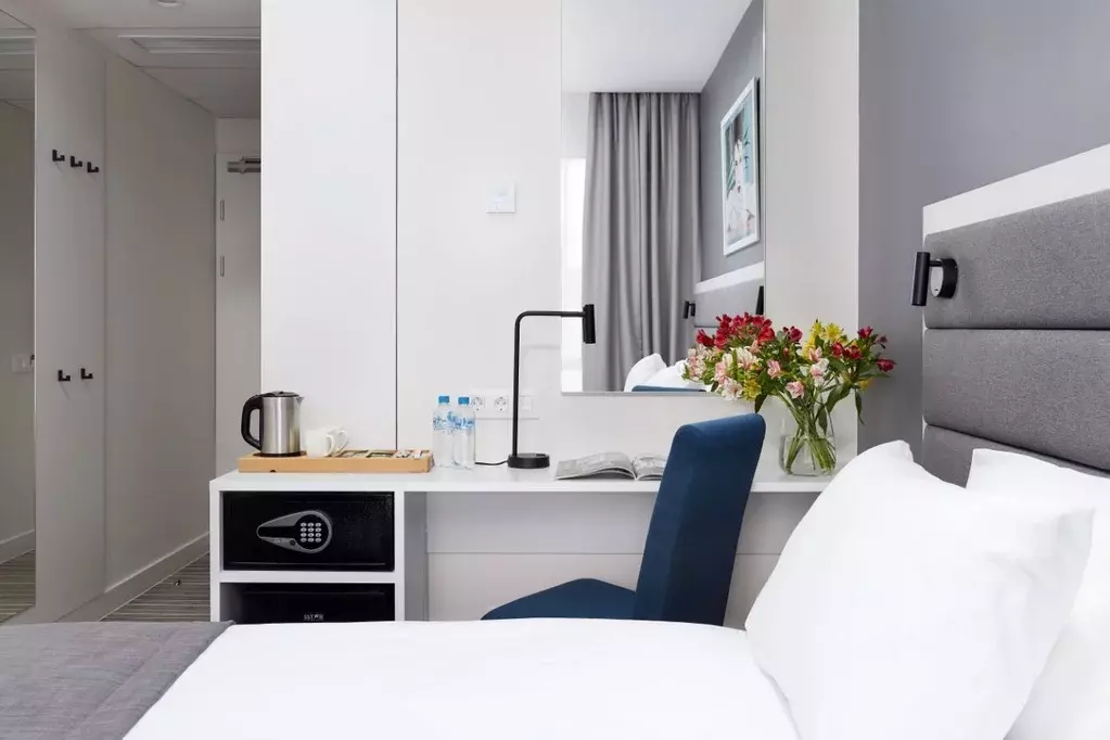 Помещение свободного назначения в Москва Староалексеевская ул., 20 (18 ... - Фото 1