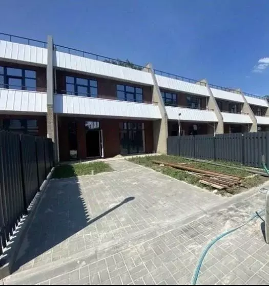 Таунхаус в Ростовская область, Ростов-на-Дону ул. Нариманова, 117 (240 ... - Фото 1