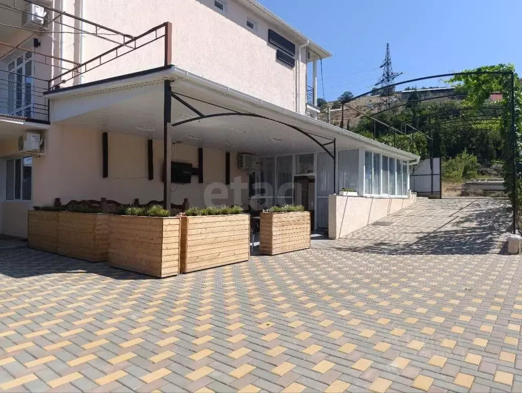 Дом в Крым, Судак муниципальный округ, с. Морское ул. Идрисова (362 м) - Фото 1