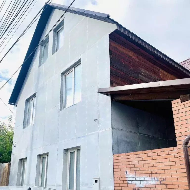 Дом в Красноярский край, Красноярск ул. Березина (278 м) - Фото 1