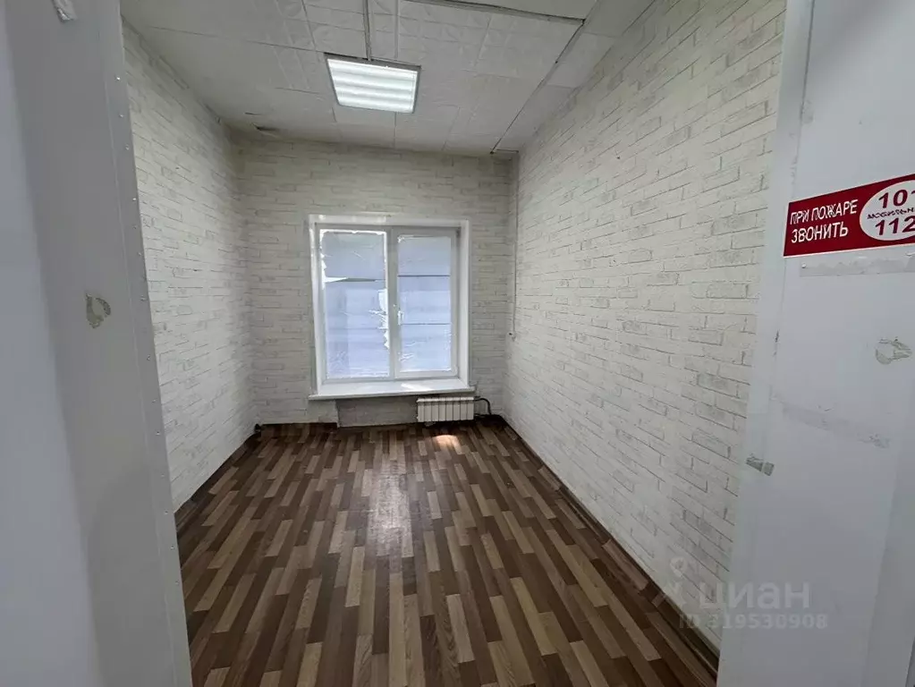 Помещение свободного назначения в Красноярский край, Красноярск ул. 26 ... - Фото 1