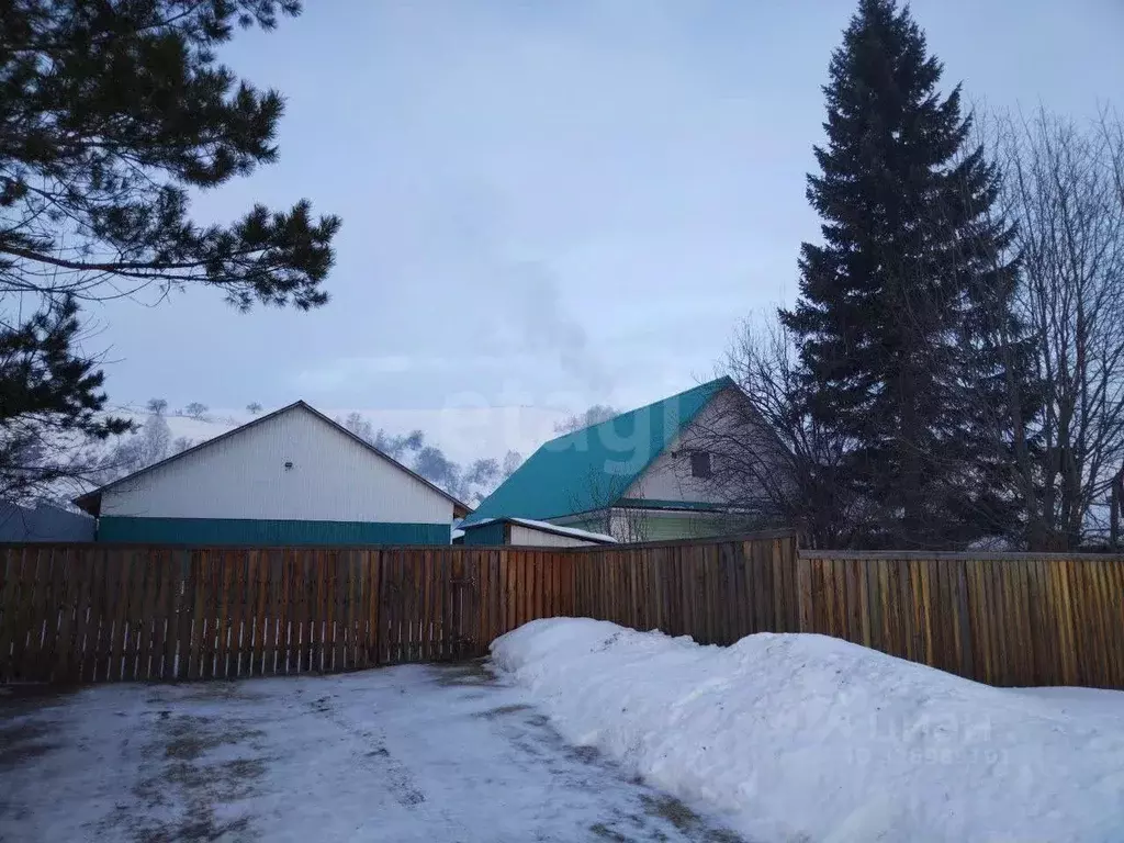 Дом в Алтайский край, Алтайский район, Айский сельсовет, с. Ая ул. ... - Фото 1