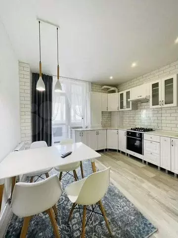 2-к. квартира, 65 м, 1/9 эт. - Фото 0