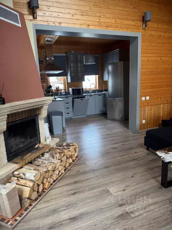 Дом в Ленинградская область, Выборгский район, Рощинское городское ... - Фото 2