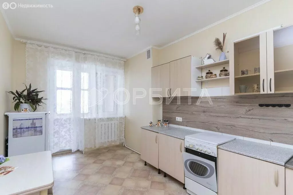 1-комнатная квартира: Тюмень, улица Николая Фёдорова, 12 (60 м) - Фото 1