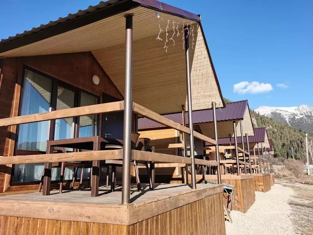 Дом в Карачаево-Черкесия, Зеленчукский район, с. Архыз ул. Хубиева, 25 ... - Фото 1