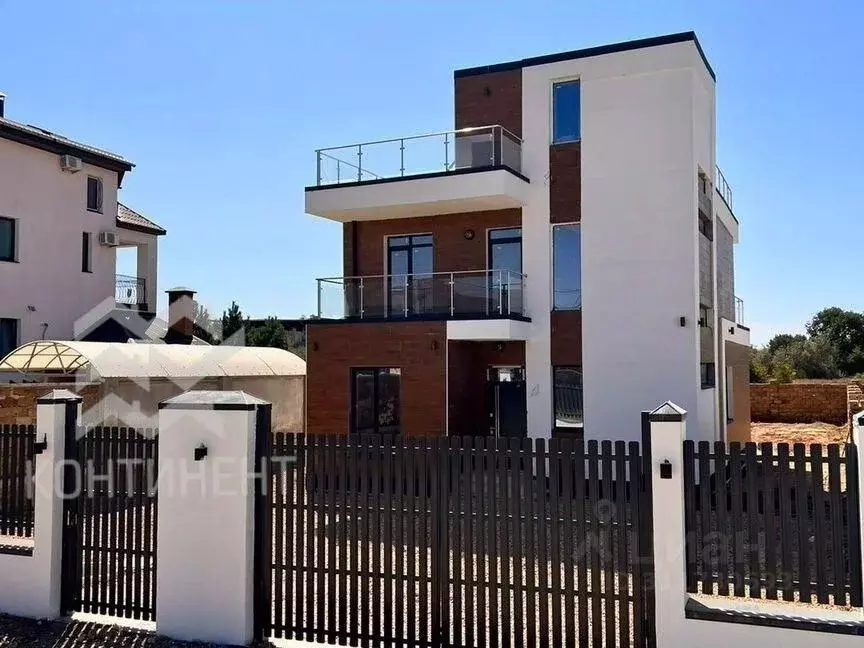 Дом в Крым, Евпатория городской округ, Заозерное пгт ул. Тенистая, 8 ... - Фото 1