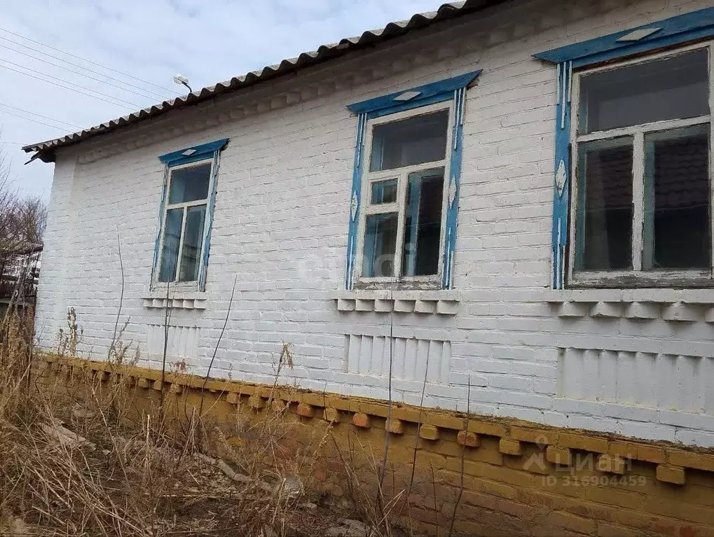 Дом в Белгородская область, Вейделевка рп ул. Октябрьская, 73 (59 м) - Фото 0