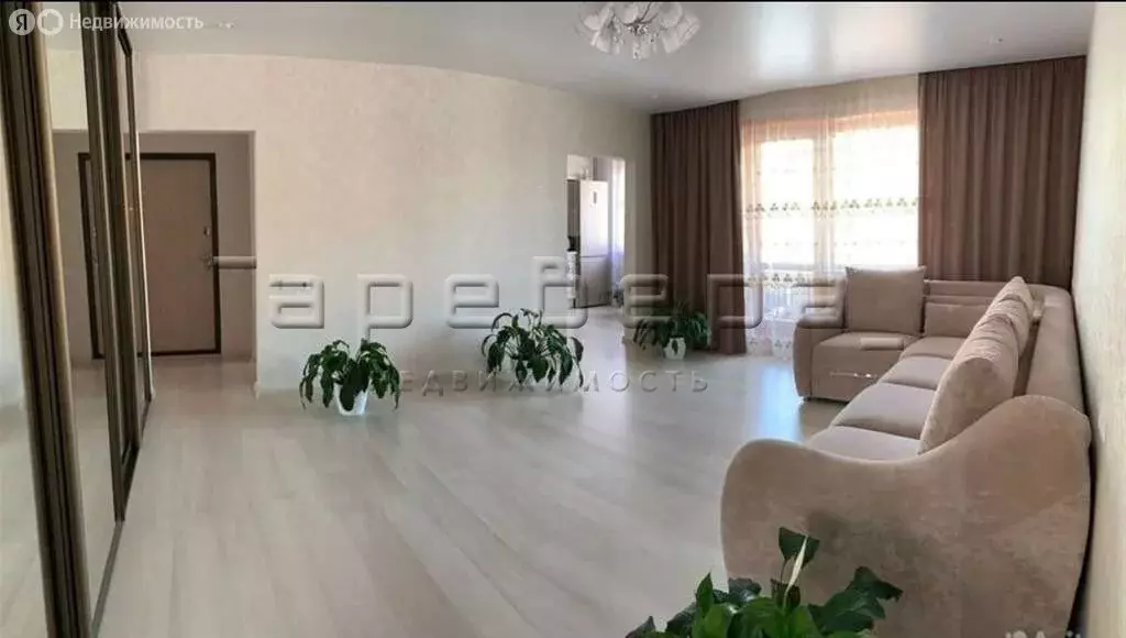 3-комнатная квартира: Красноярск, улица Алексеева, 25 (71 м) - Фото 1