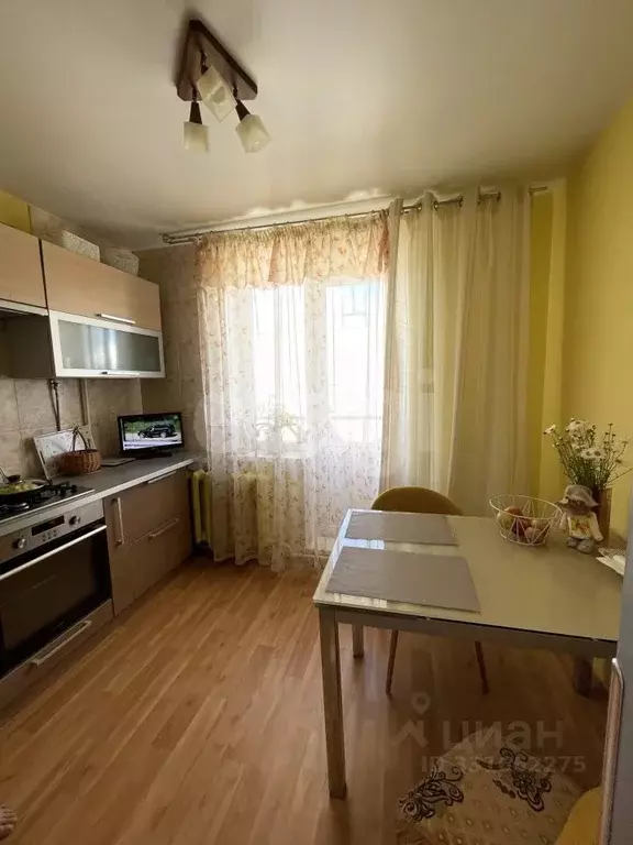 3-к кв. Псковская область, Печоры Индустриальная ул., 6 (67.8 м) - Фото 1