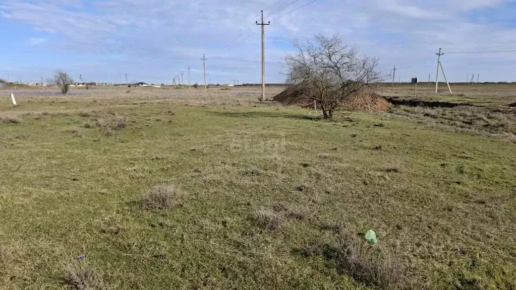 Участок в Крым, Ленинский район, Семисотское с/пос, с. Каменское ул. ... - Фото 1