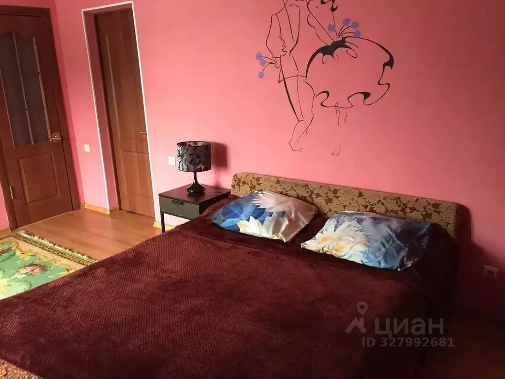 Комната Ленинградская область, Луга 3 - Фото 1