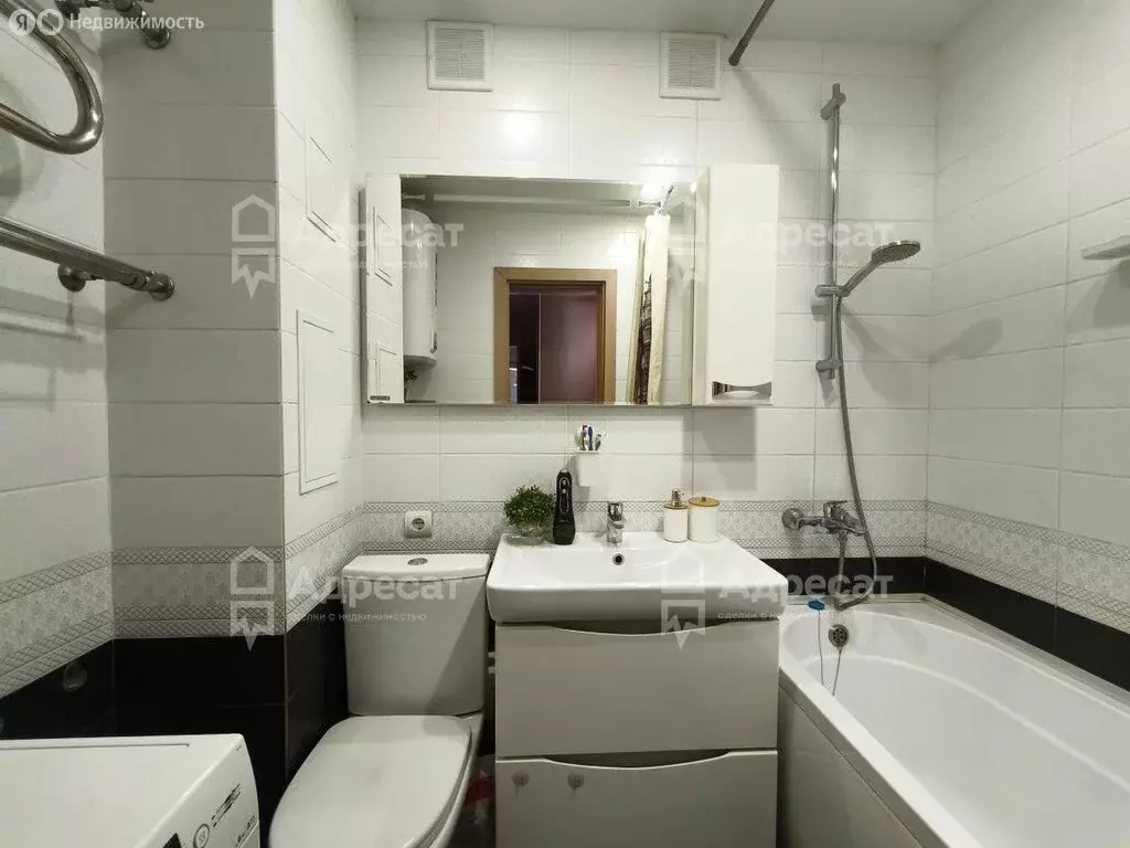 4-комнатная квартира: Волгоград, микрорайон Жилгородок, улица Маршала ... - Фото 1