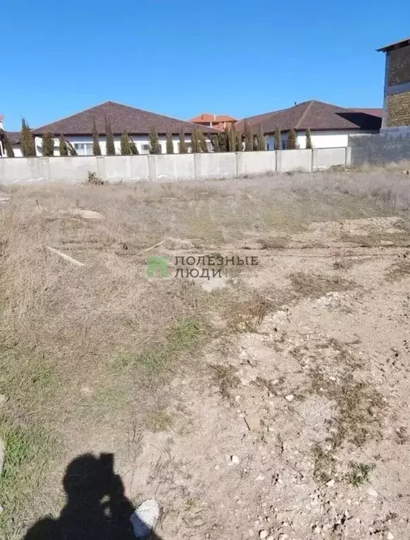 Участок в Крым, Евпатория городской округ, Заозерное пгт ул. Аллея ... - Фото 1