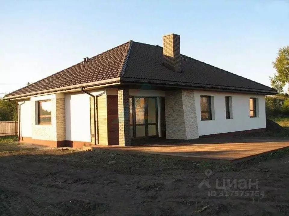 Дом в Оренбургская область, Оренбургский район, Сергиевский сельсовет, ... - Фото 0