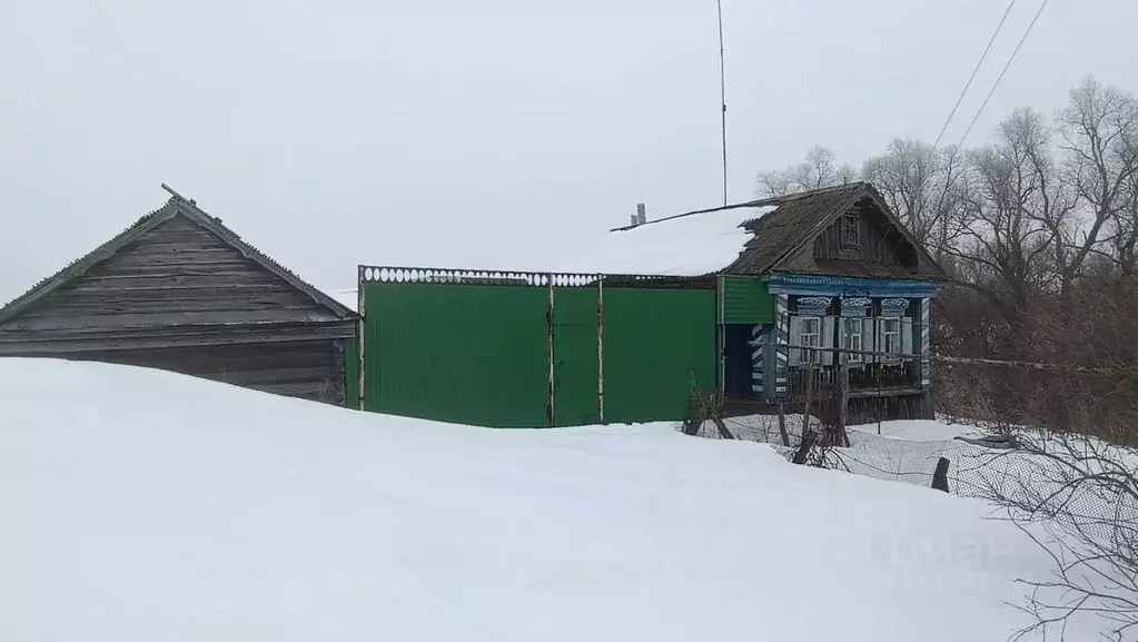 Дом в Ульяновская область, Цильнинский район, Алгашинское с/пос, с. ... - Фото 1