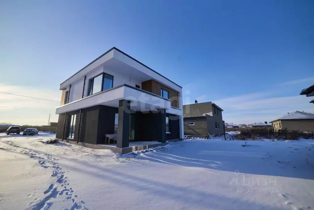 Дом в Башкортостан, Стерлитамакский район, Отрадовский сельсовет, с. ... - Фото 1