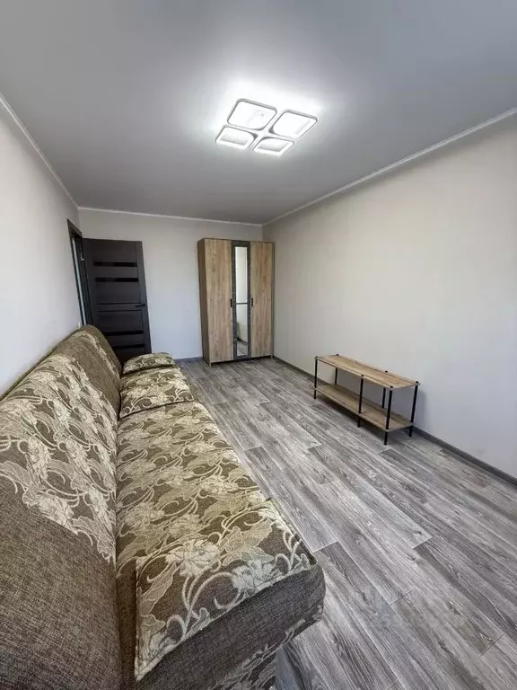 3-к кв. Ростовская область, Волгодонск Индустриальная ул., 18 (80.0 м) - Фото 1