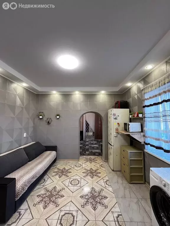 2-комнатная квартира: Керчь, улица Дмитрия Глухова, 30 (50 м) - Фото 1