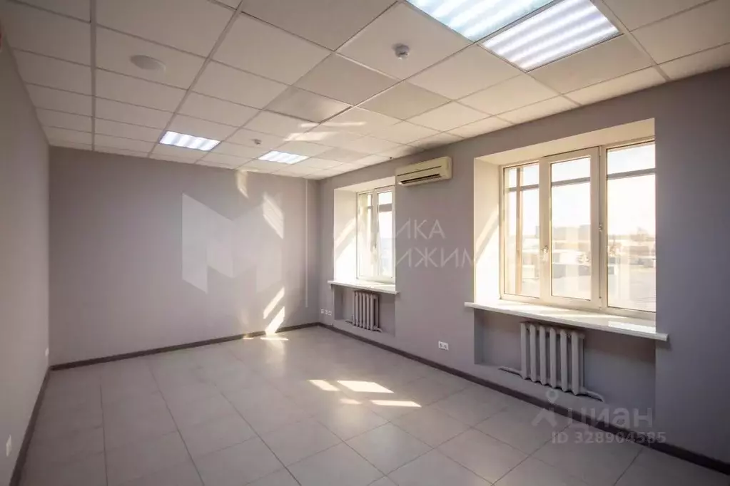 Офис в Тюменская область, Тюмень Авторемонтная ул., 49 (24 м) - Фото 1