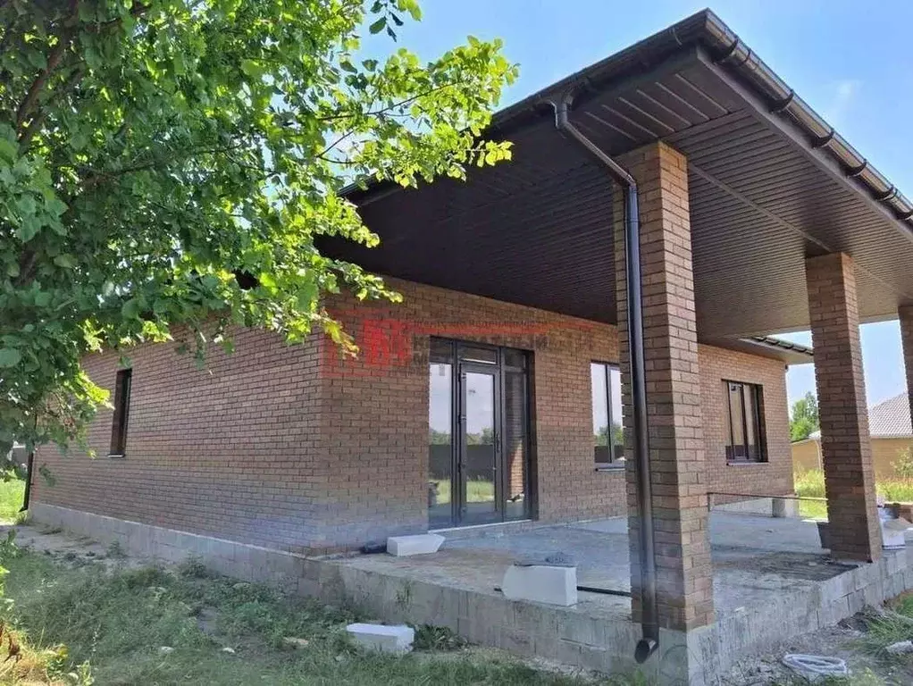 Дом в Белгородская область, Старооскольский городской округ, с. ... - Фото 1