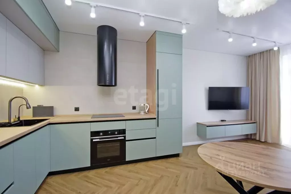 2-к кв. Омская область, Омск ул. Куйбышева, 113к1 (60.0 м) - Фото 0