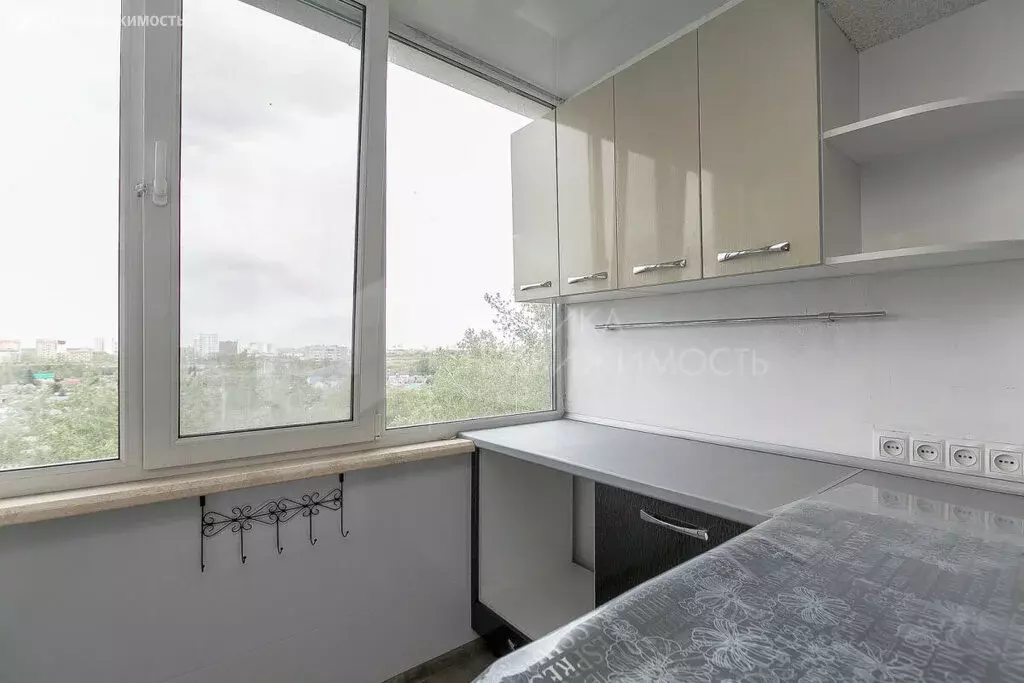 Квартира-студия: Тюмень, улица Бабарынка, 16А (13 м) - Фото 1