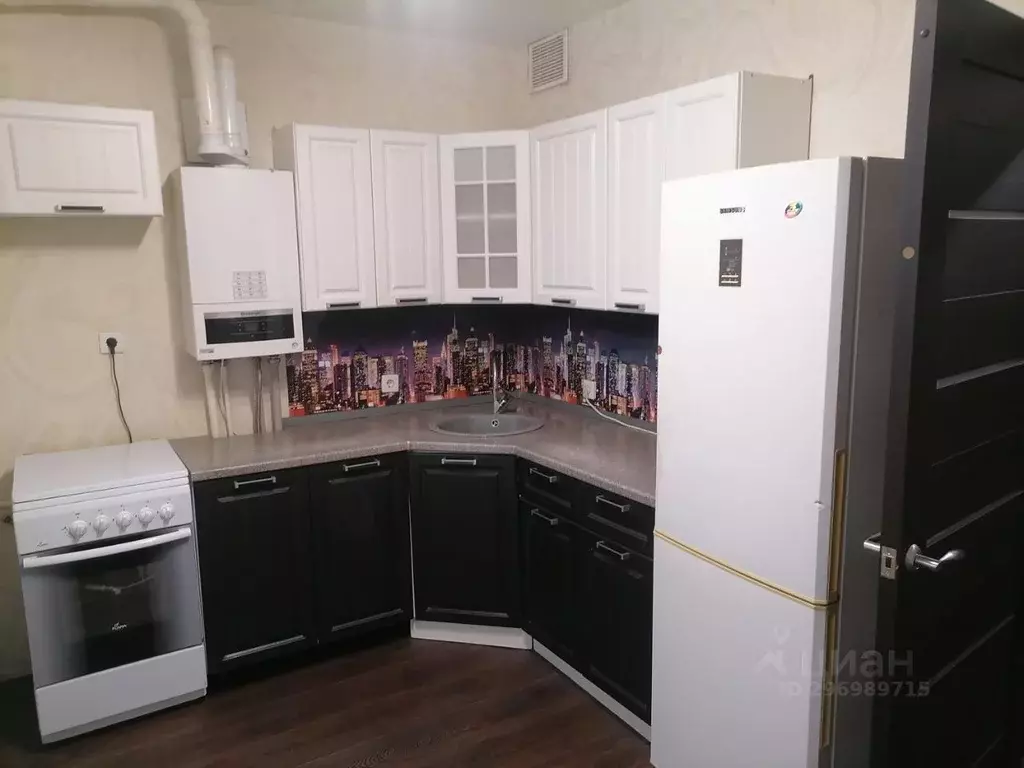 1-к кв. Нижегородская область, Бор пос. Октябрьский, ул. Победы, 24к2 ... - Фото 1