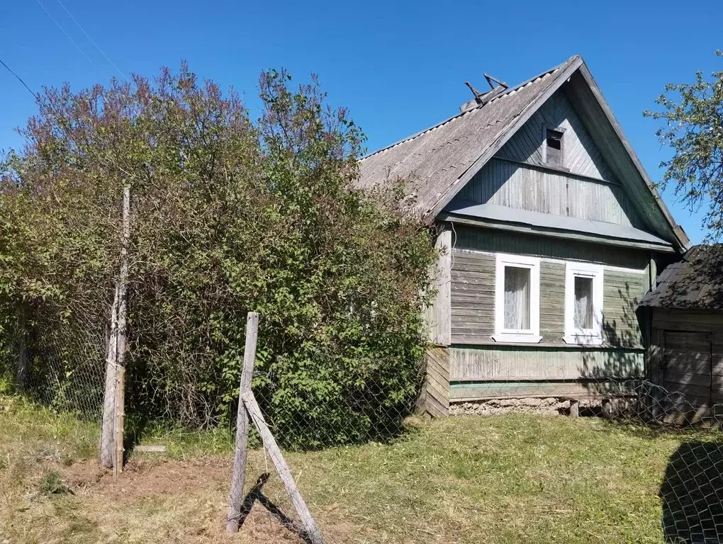 Дом в Псковская область, Струго-Красненский район, д. Катежно ул. ... - Фото 1