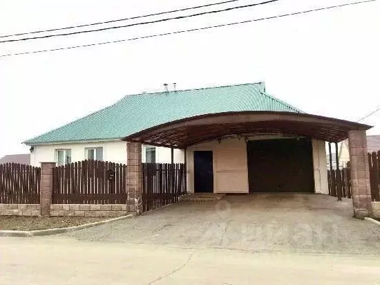 Дом в Самарская область, Ставропольский район, с. Ягодное, Ладья ... - Фото 0