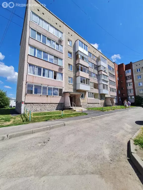 1-комнатная квартира: Каменск-Уральский, улица Белинского, 4 (34 м) - Фото 0