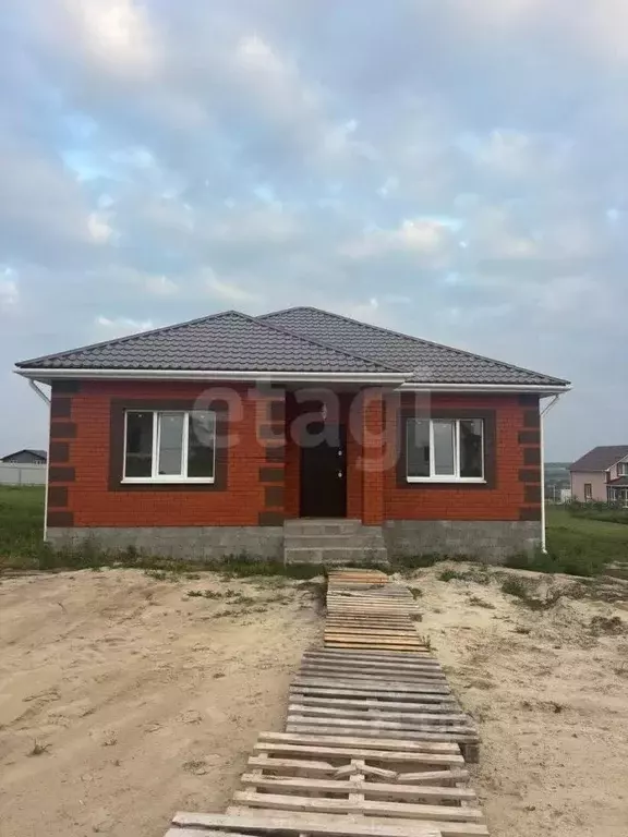 Дом в Белгородская область, Белгородский район, Пушкарское с/пос, с. ... - Фото 1