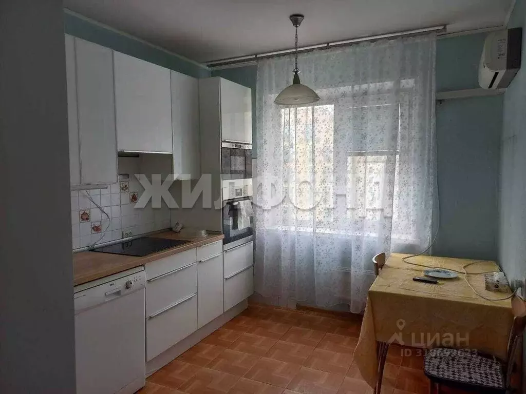 3-к кв. Новосибирская область, Новосибирск ул. Сакко и Ванцетти, 44 ... - Фото 0