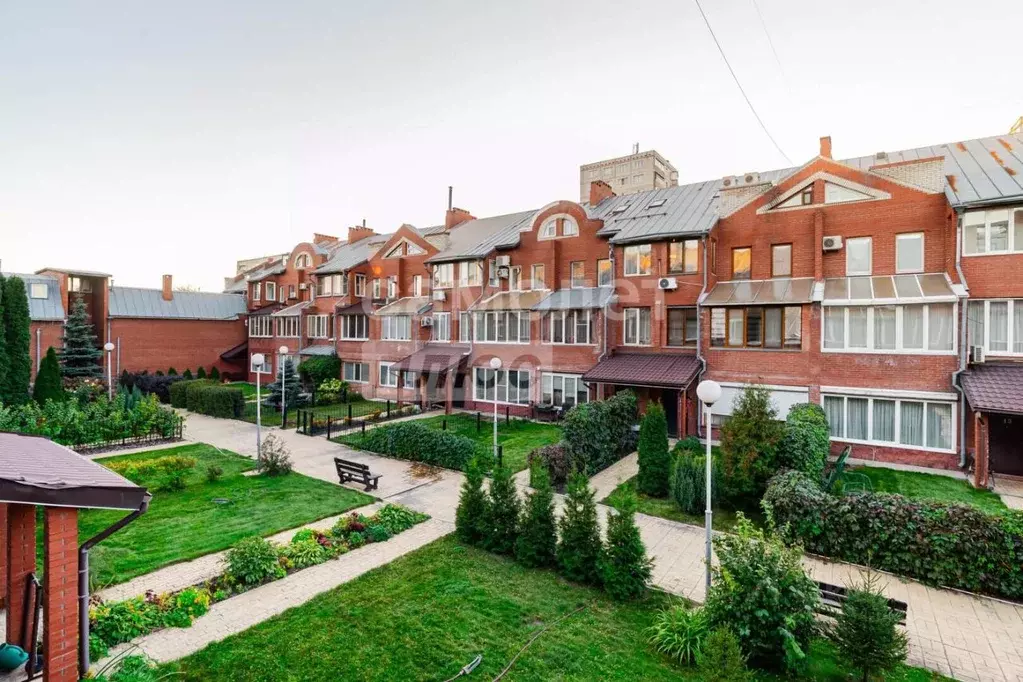 Таунхаус в Омская область, Омск ул. Котельникова, 11 (285 м) - Фото 1