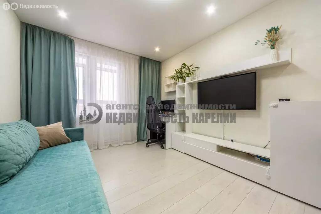 2-комнатная квартира: Петрозаводск, улица Дениса Тимашова, 6к2 (40.6 ... - Фото 2